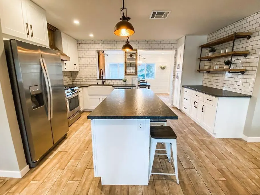 Modern Farmhouse With Guest House Near Park فينيكس بيت للعطل